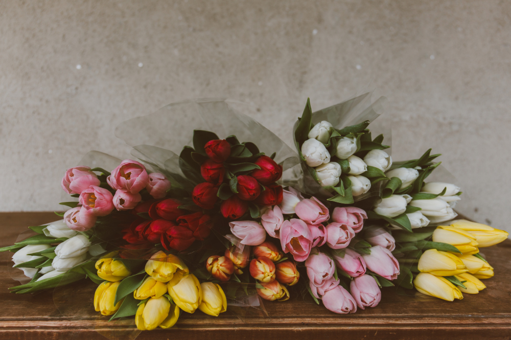 mixed flower arrangements Dubai, flower delivery Dubai, mixed bouquets UAE, online flowers Dubai, fresh flower delivery Dubai, buy flowers online Dubai, same day flower delivery Dubai, flower shop Dubai