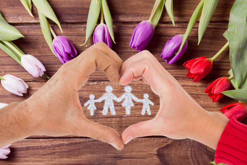 Celebrate National Parents’ Day 2025 in Dubai with flowers and a premium dinner.